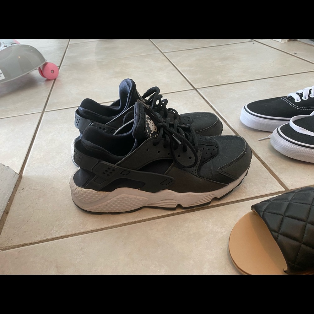 Worn a few times, great condition.